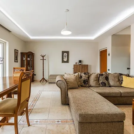 New Bazaar Panorama Apartment Tirana