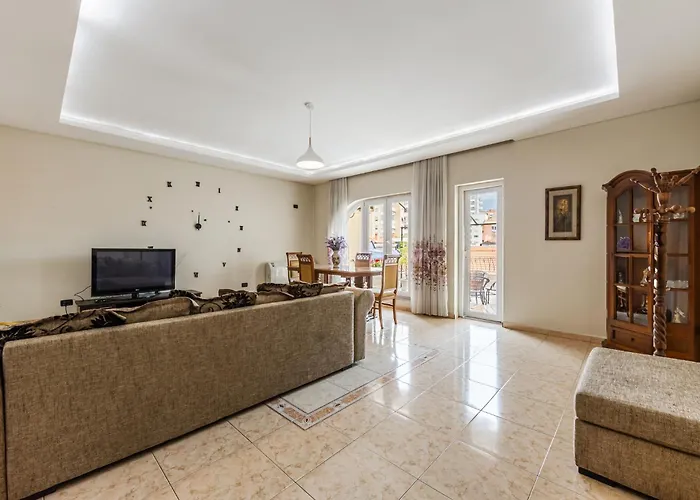 New Bazaar Panorama By Pikhost